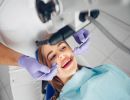  Implanty zębowe - na czym polega zabieg wszczepienia implantów